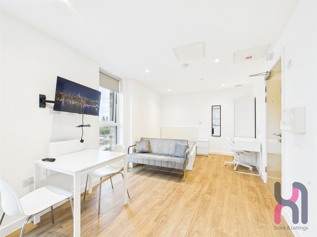 Property photo 2 of 16 Picture No. 02