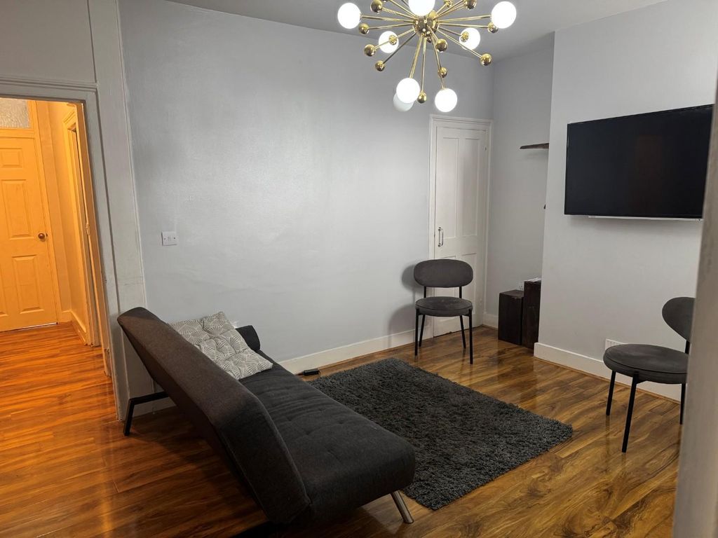 Property photo 3 of 11 Dining Room 2.Jpg
