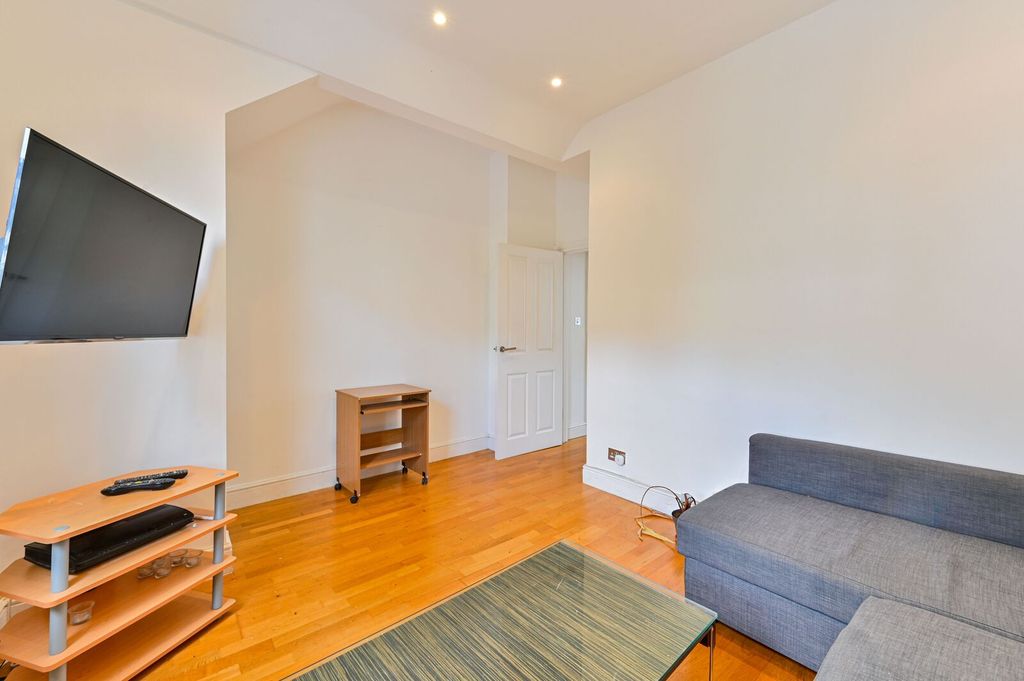 Property photo 2 of 6