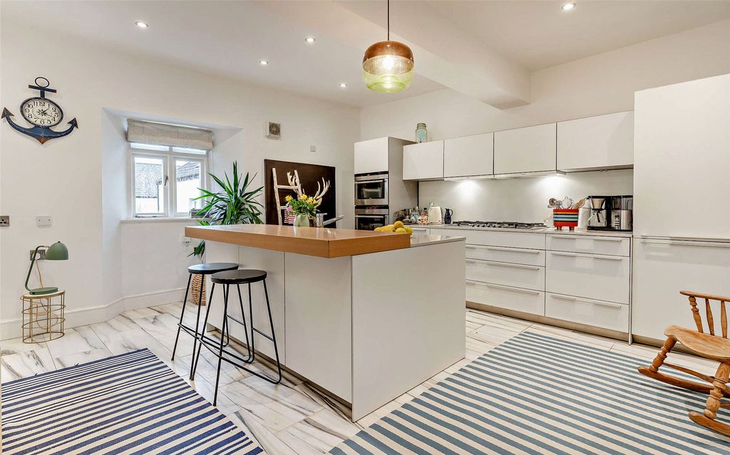 Property photo 3 of 14 Picture No. 02