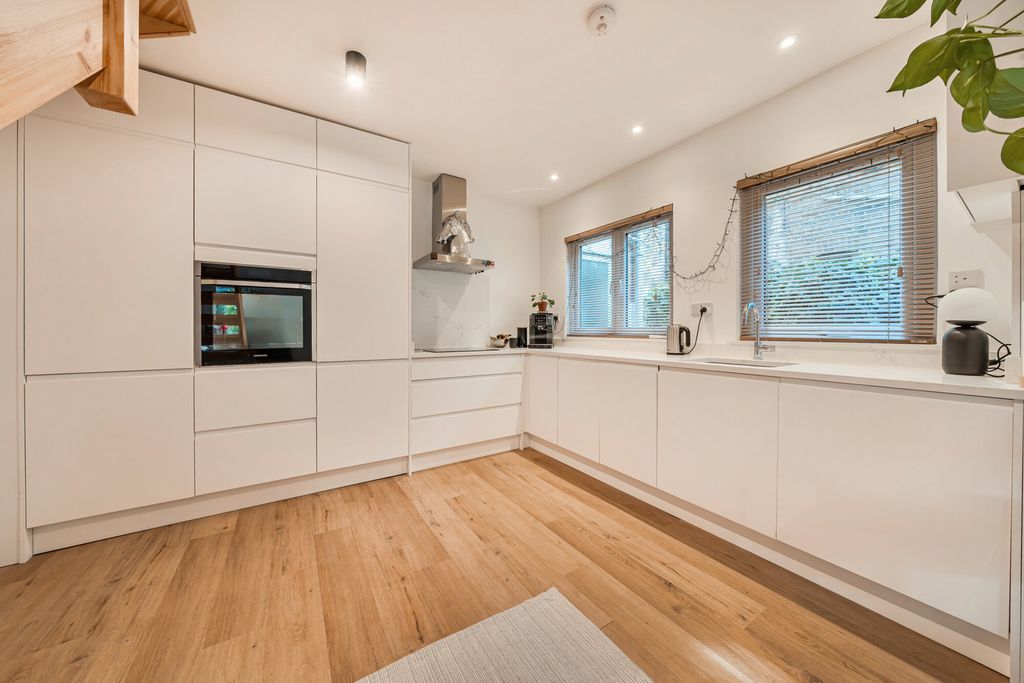 Property photo 1 of 20 Kitchen
