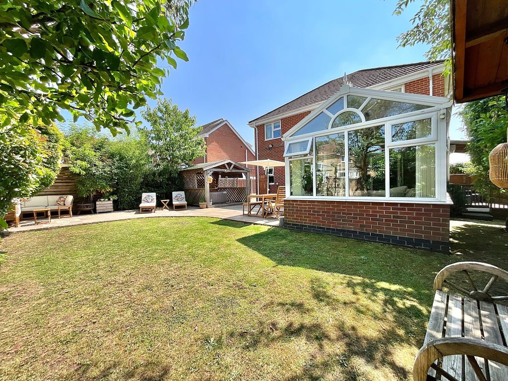 Property photo 2 of 37