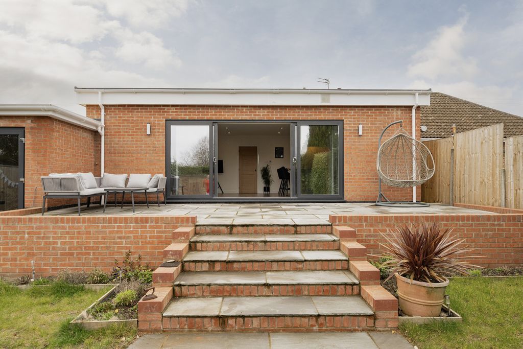 Property photo 2 of 18