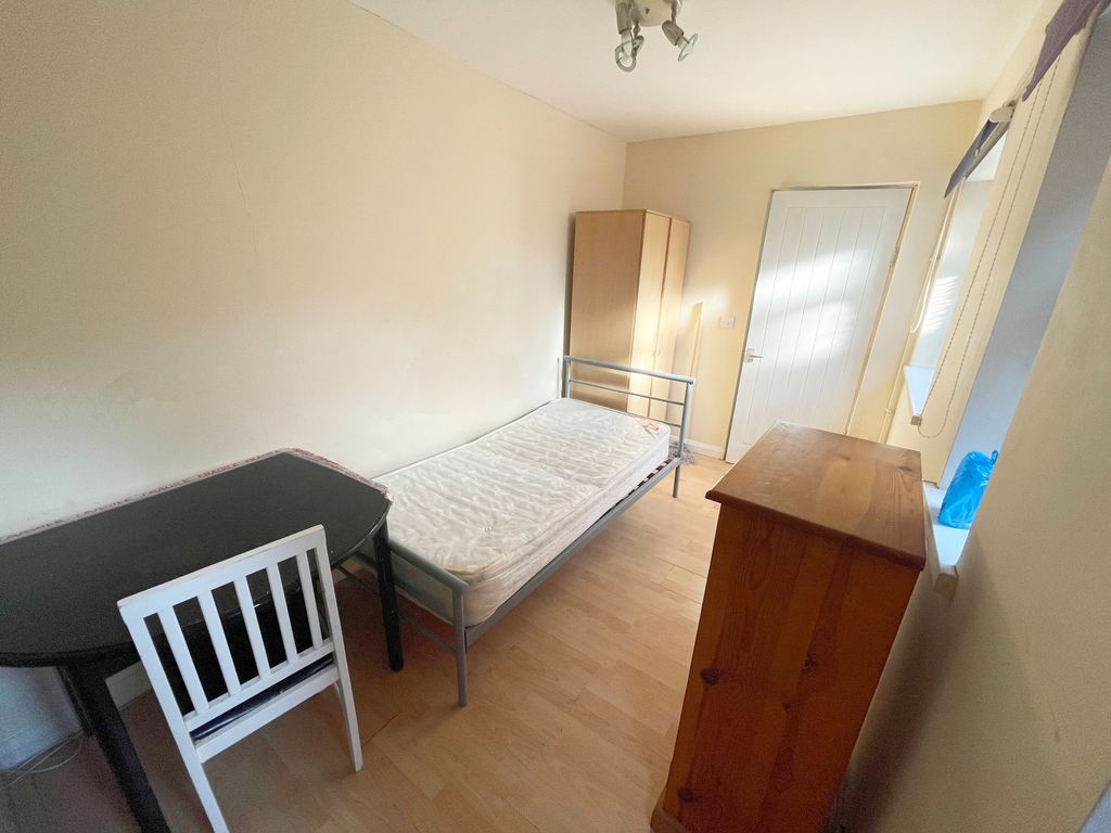Property photo 1 of 3