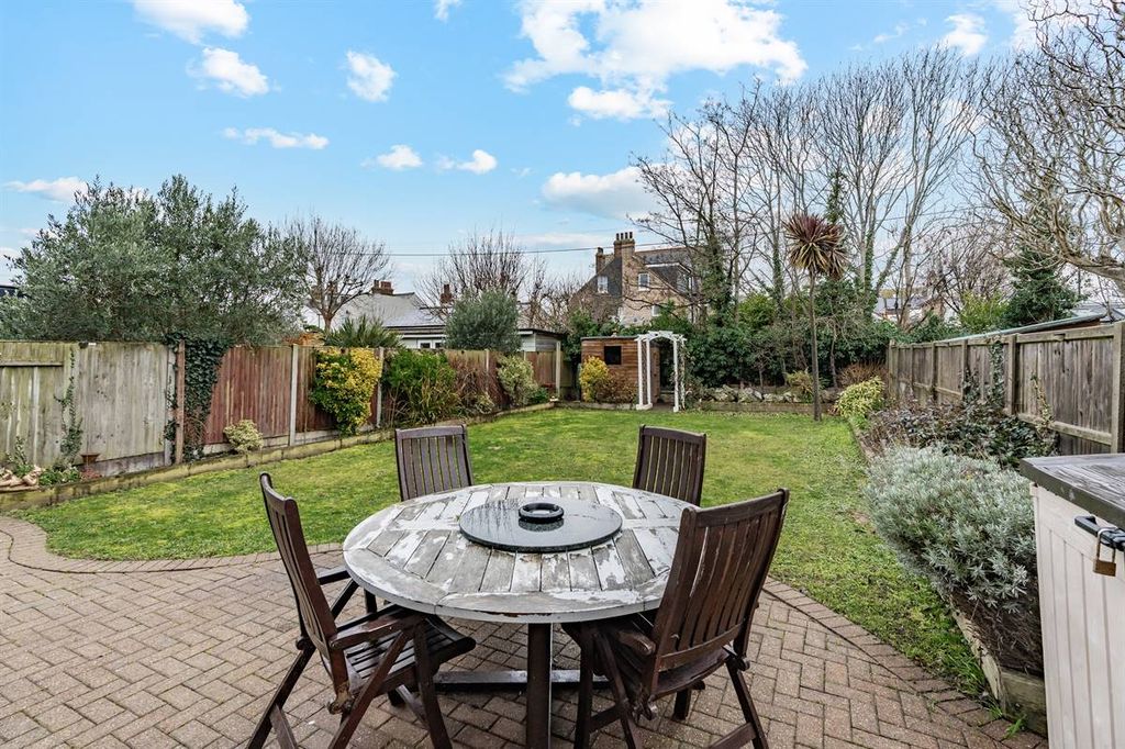 Property photo 3 of 19