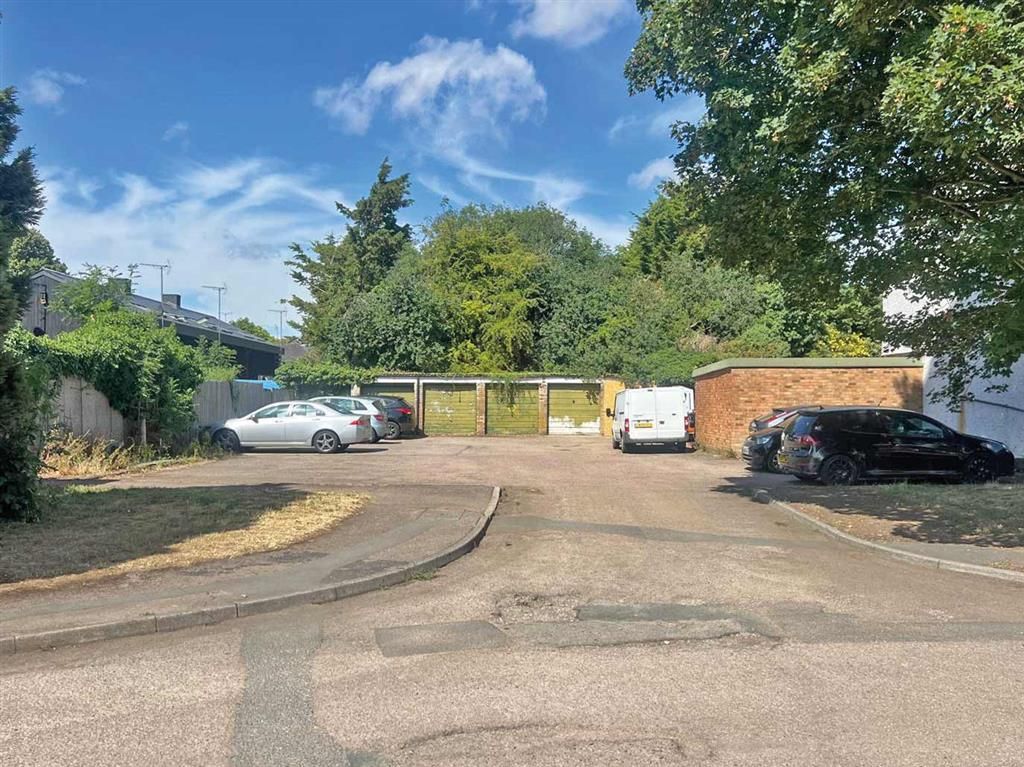 Property photo 1 of 3