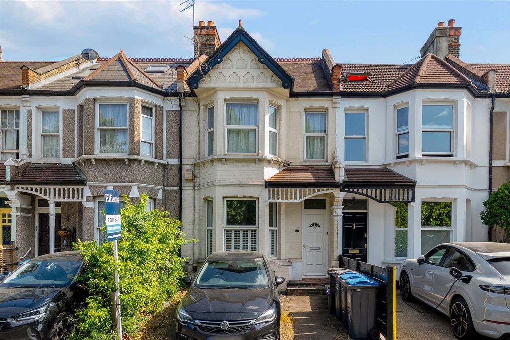 Property photo 3 of 12 External & Shared Parking