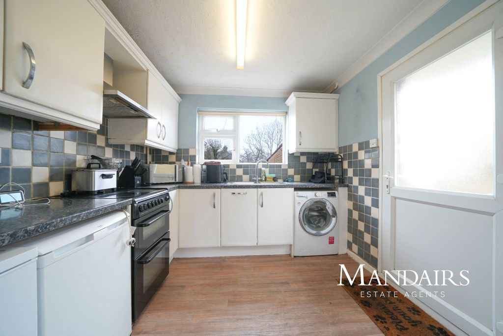 Property photo 3 of 27