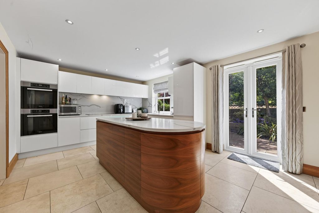 Property photo 2 of 35 Kitchen