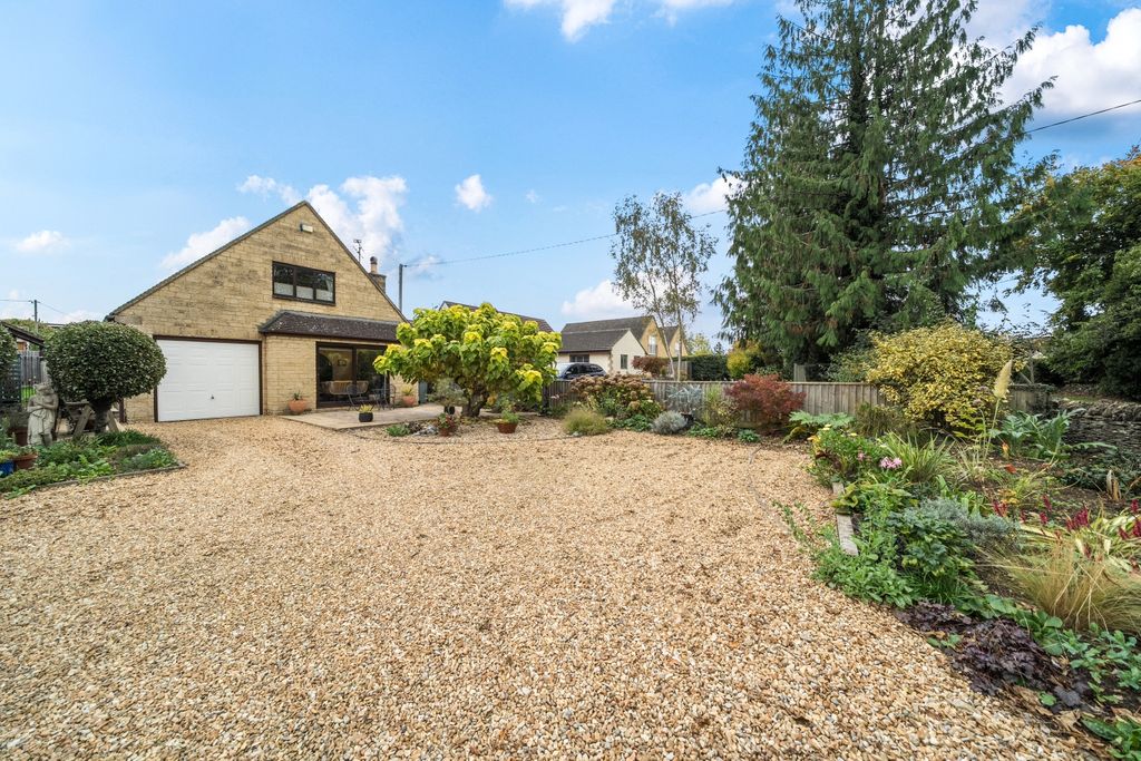 Property photo 1 of 20 1369975-21-68F1475Ed972c