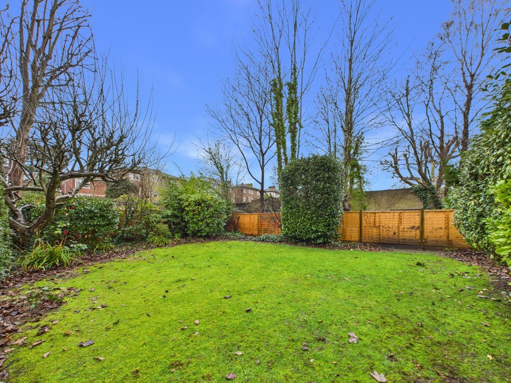 Property photo 2 of 8 4775733