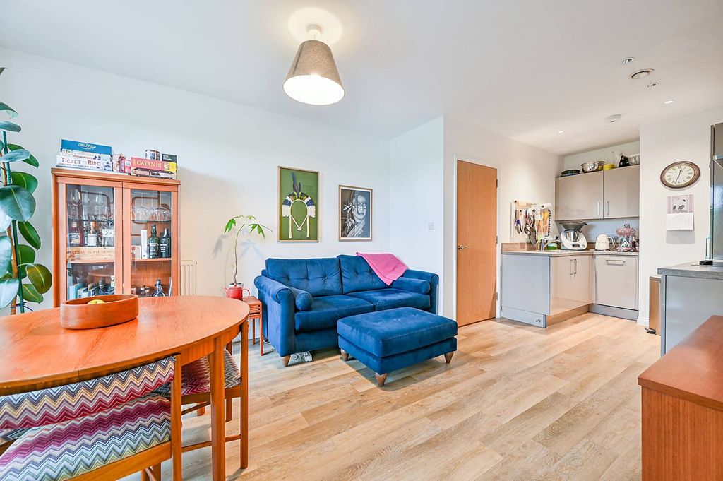 Property photo 3 of 11