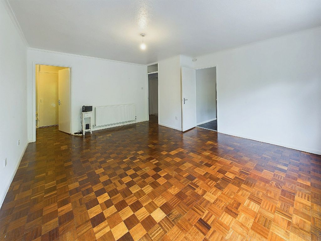 Property photo 2 of 14 3388383