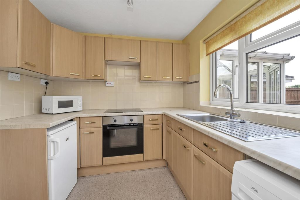 Property photo 2 of 15 Dcp_0107.Jpg
