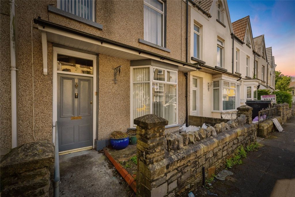 Property photo 2 of 12 Picture No. 25