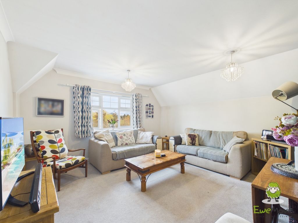 Property photo 3 of 9 Ewemove Estate Agents Basingstoke - Elder House