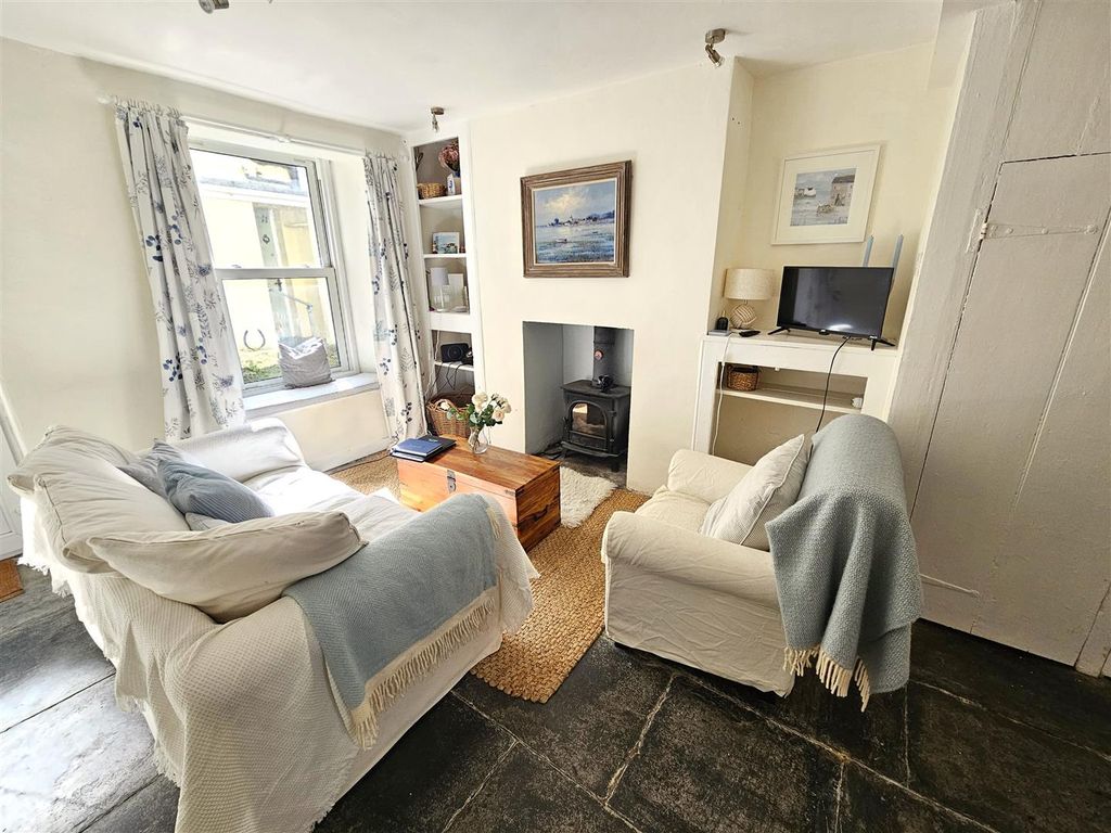 Property photo 3 of 16 Sitting Room.Jpg