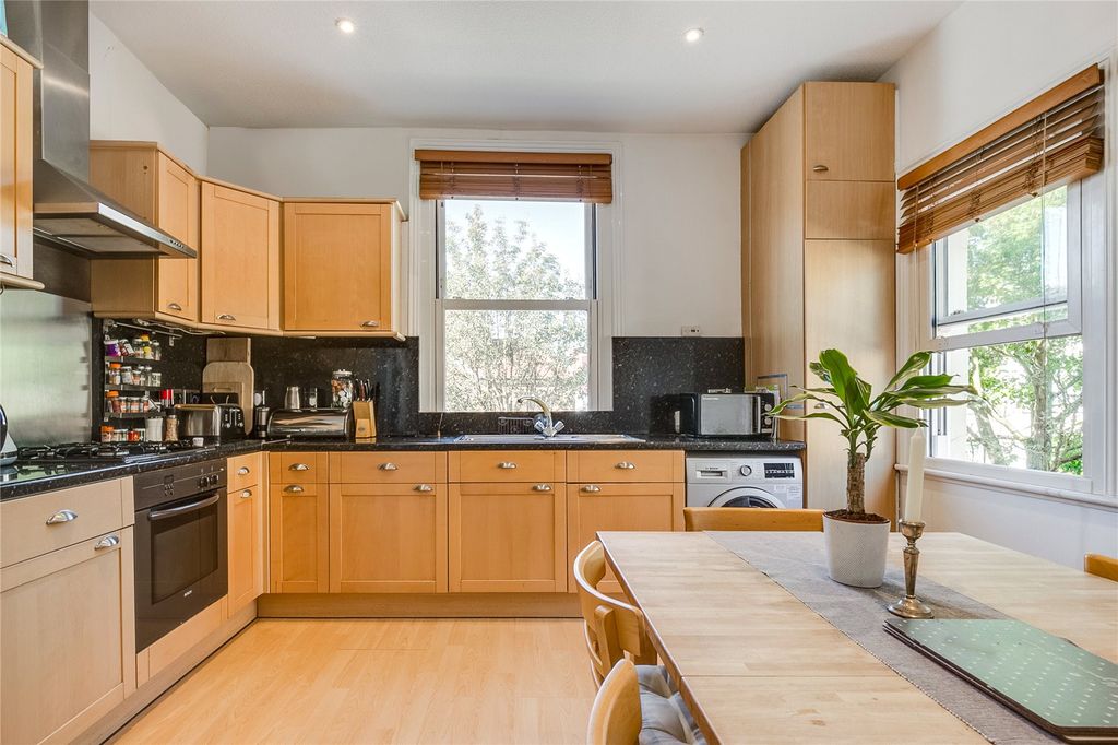 Property photo 1 of 14 Picture No. 05