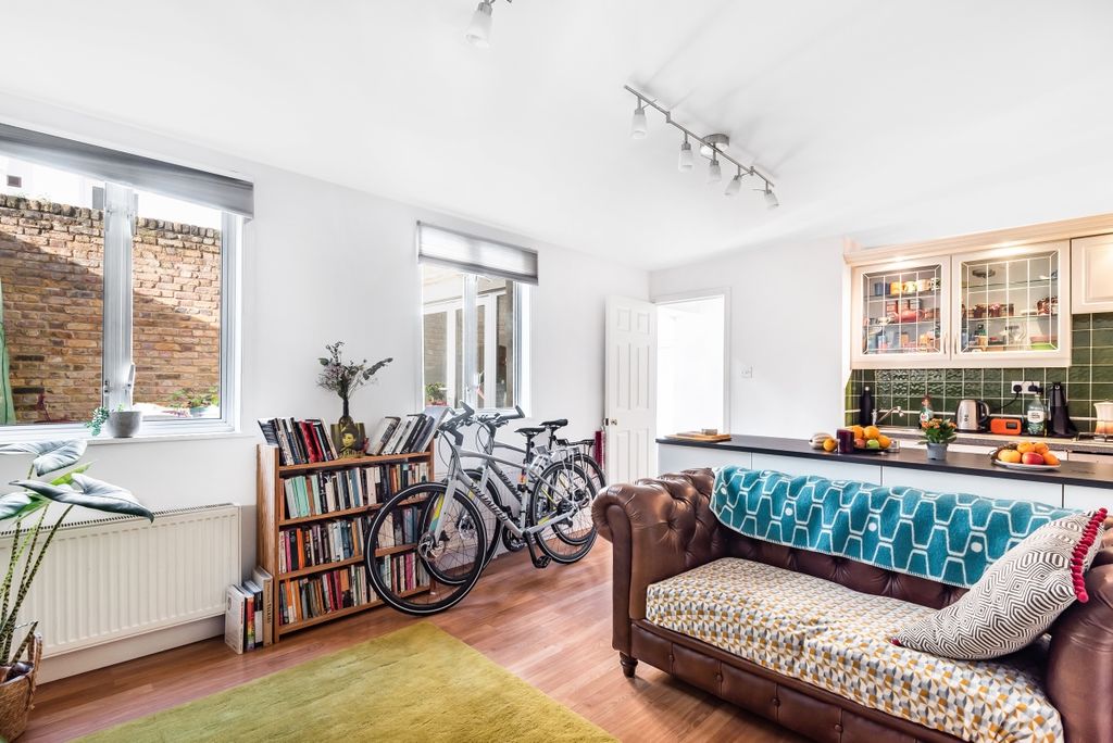 Property photo 1 of 6 662641 (1)
