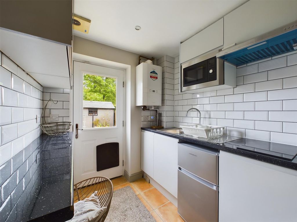 Property photo 3 of 10 Cam02885G0-Pr0129-Still003.Jpg