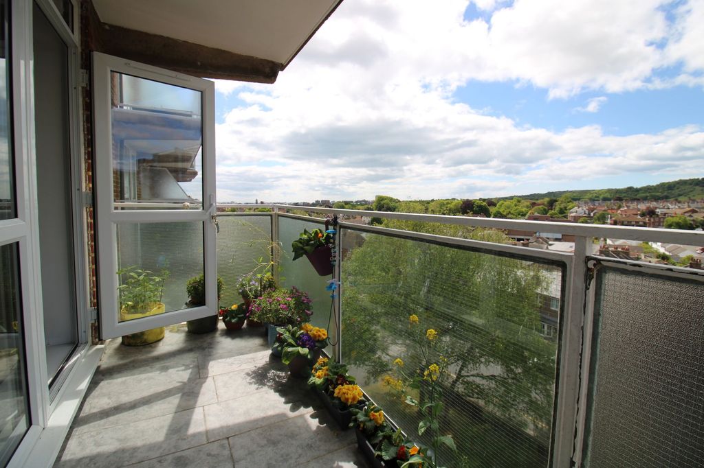 Property photo 2 of 12