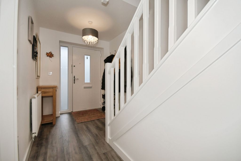 Property photo 3 of 25 Pbox-Img.Jpg