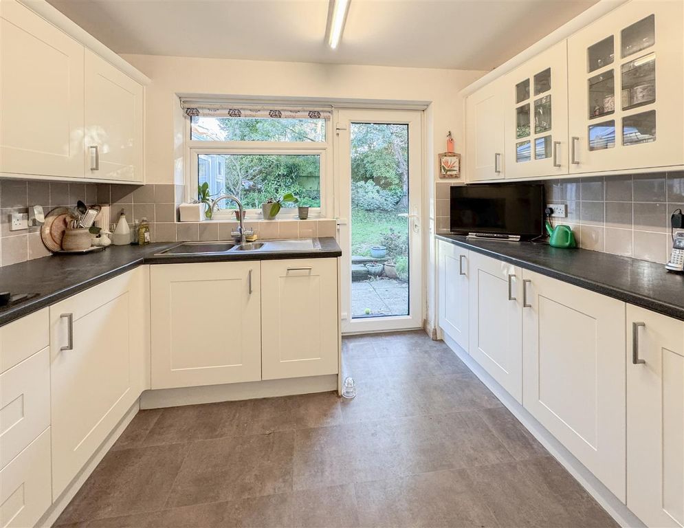 Property photo 2 of 17 13-Img_2632.Jpg