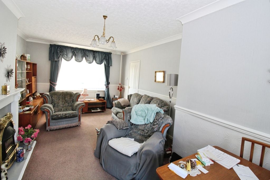 Property photo 3 of 15 Dining Area