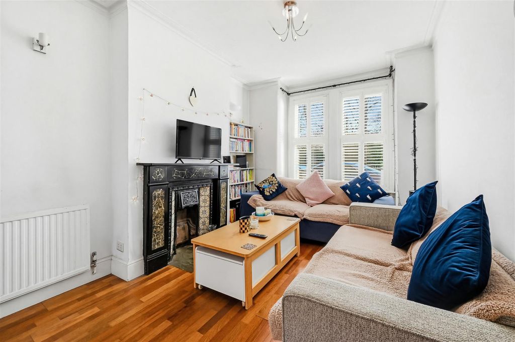 Property photo 2 of 12