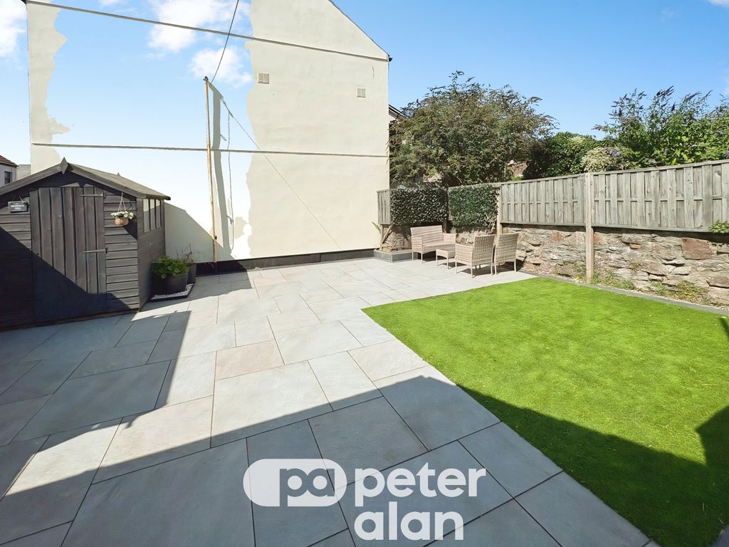 Property photo 2 of 11