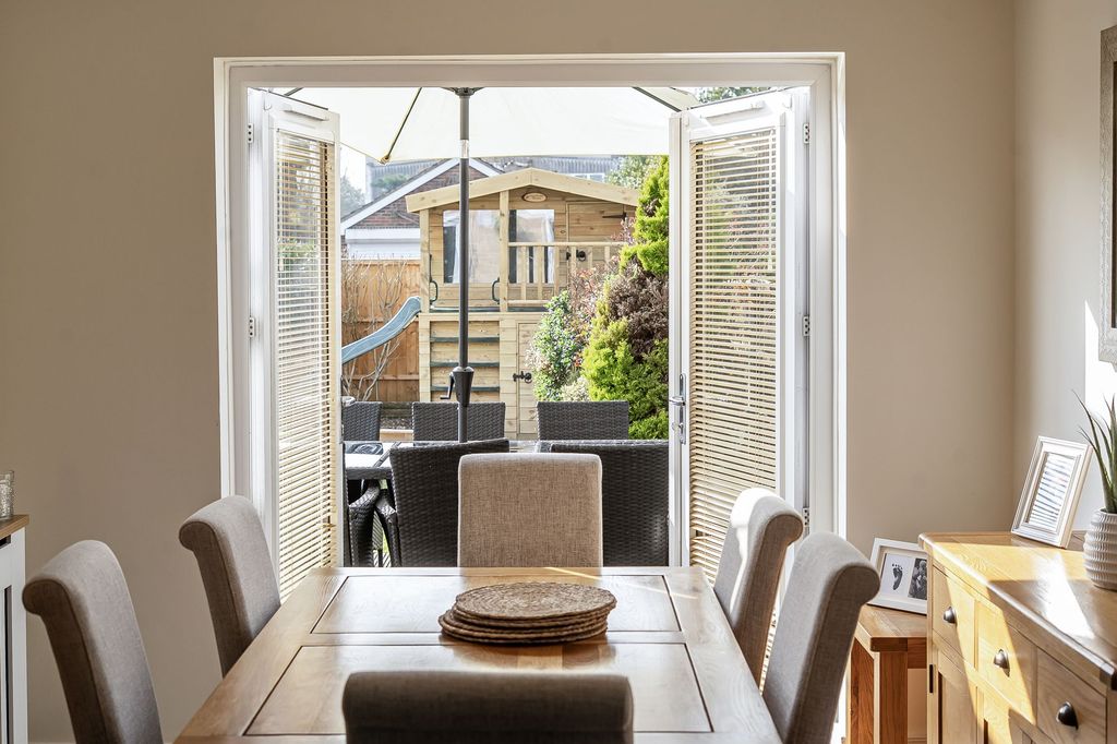 Property photo 3 of 23