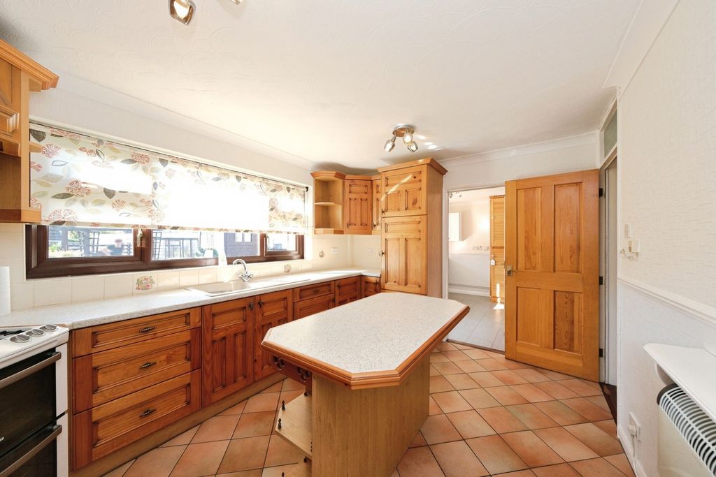 Property photo 3 of 22 Pbox-Img.Jpg