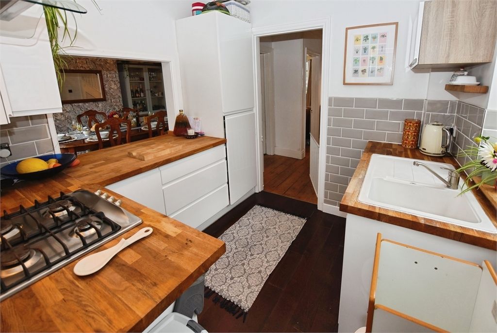 Property photo 3 of 21 Picture 3