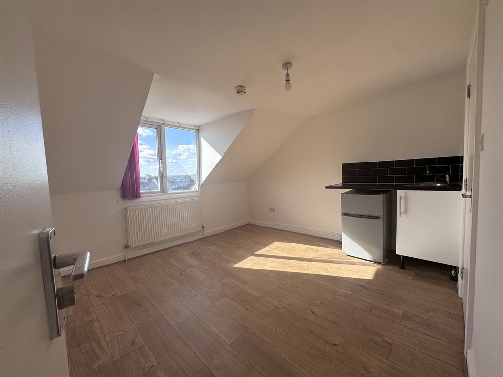 Property photo 1 of 8 1