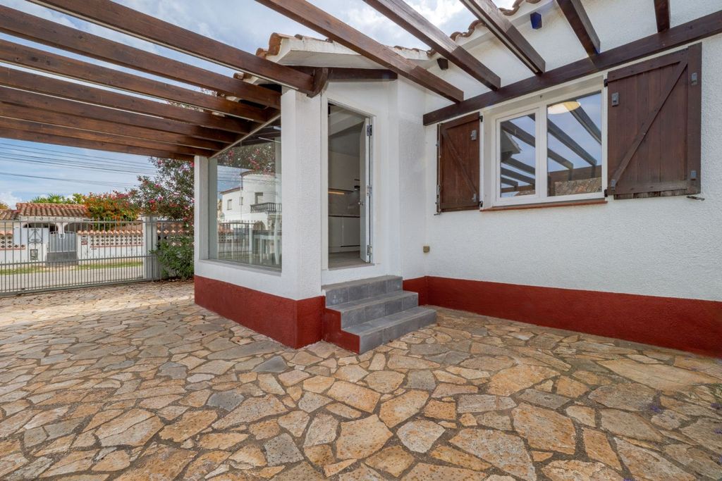 Property photo 1 of 27