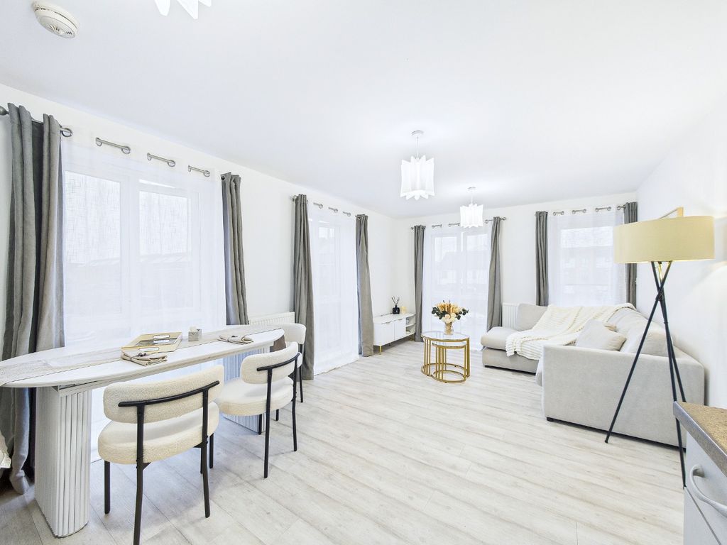 Property photo 3 of 16 4746849