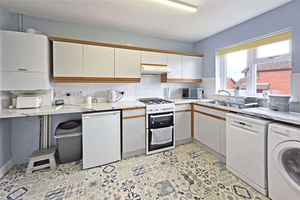 Property photo 3 of 15 Kitchen