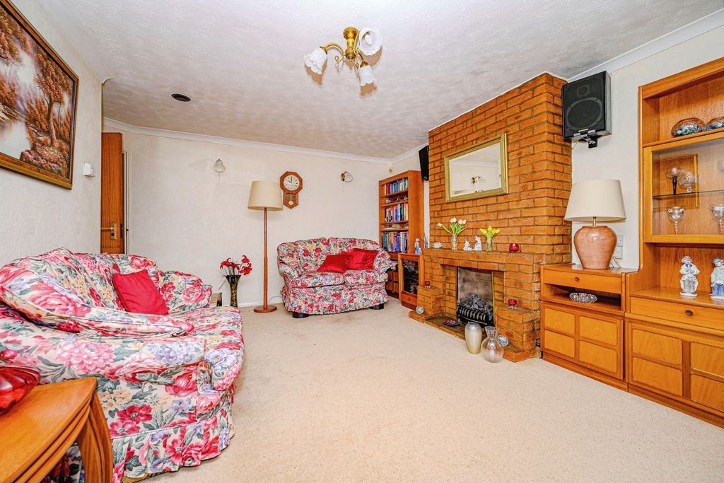 Property photo 3 of 16 Photo