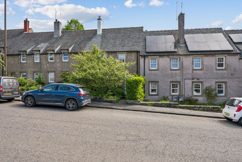 Property photo 1 of 32