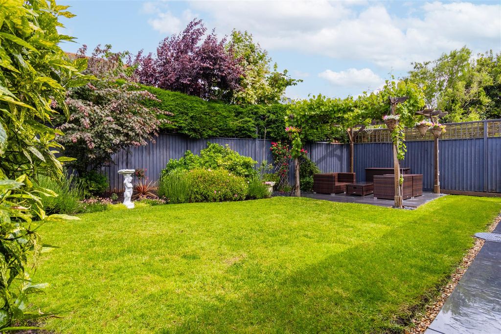 Property photo 3 of 42