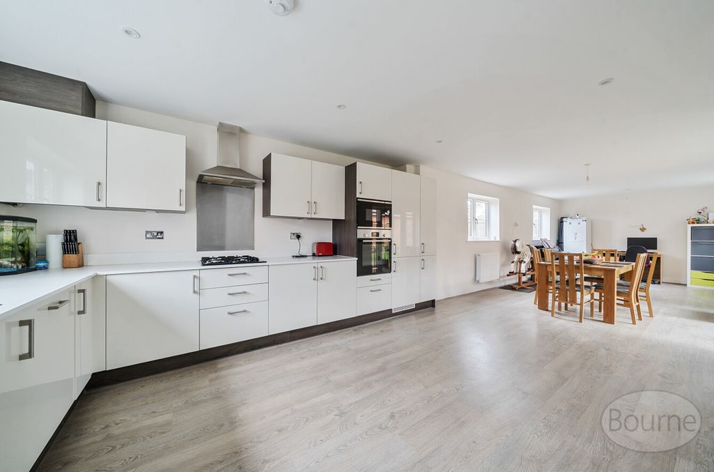 Property photo 3 of 22 5670Bb0B-E798-46B...