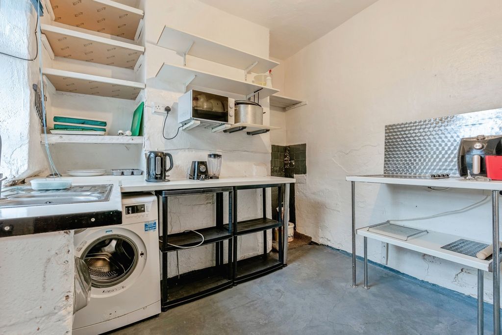 Property photo 3 of 20 Pbox-Img.Jpg
