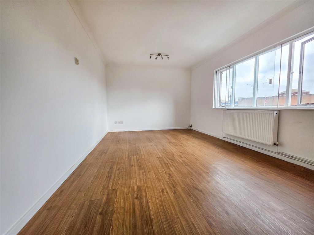 Property photo 3 of 6 12-10-2025__14-21-35_20251012_122017.Amb7V.Jpg