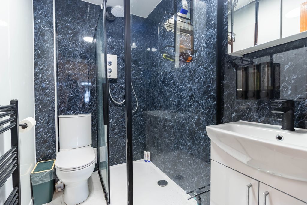 Property photo 3 of 17 Shower Room
