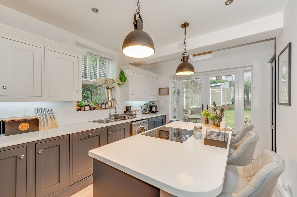 Property photo 2 of 21