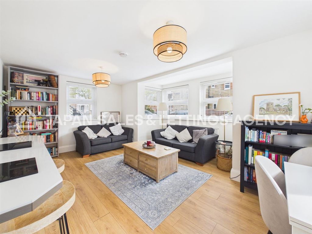 Property photo 2 of 6 Cam04401G0-Pr0120-Still005 (1).Jpg