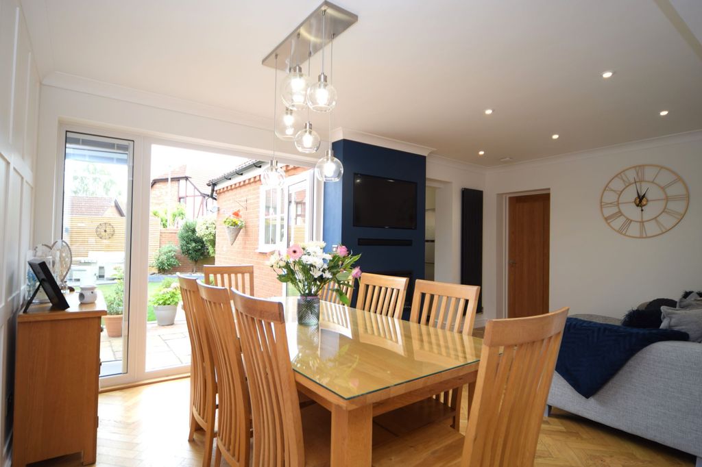 Property photo 3 of 28