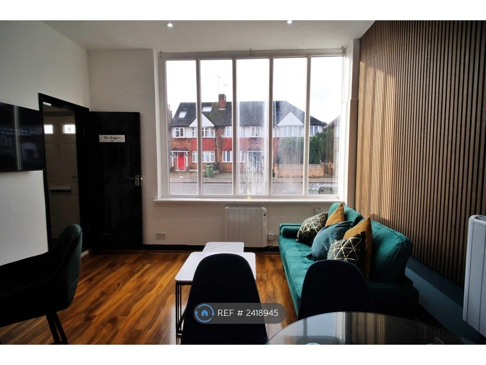 Property photo 2 of 24