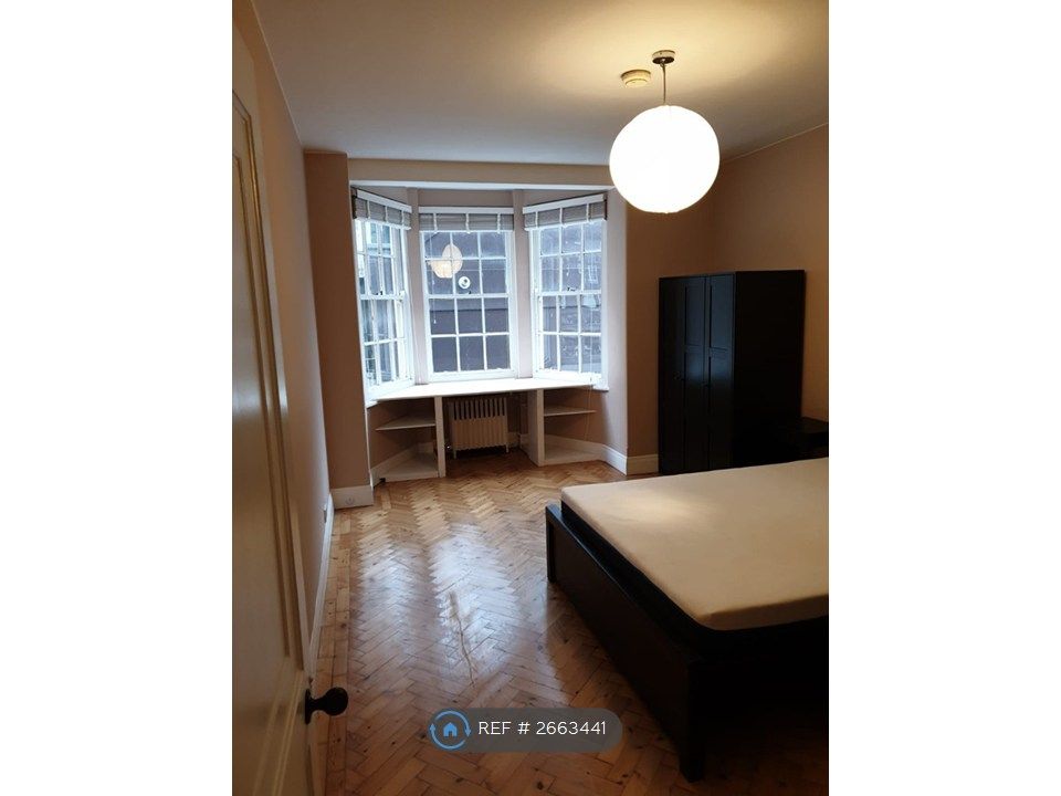 Property photo 3 of 11 Main Bedroom