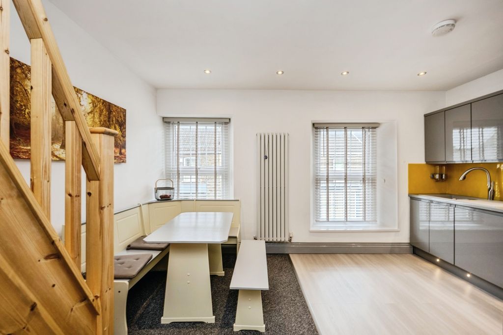 Property photo 3 of 24 Pbox-Img.Jpg